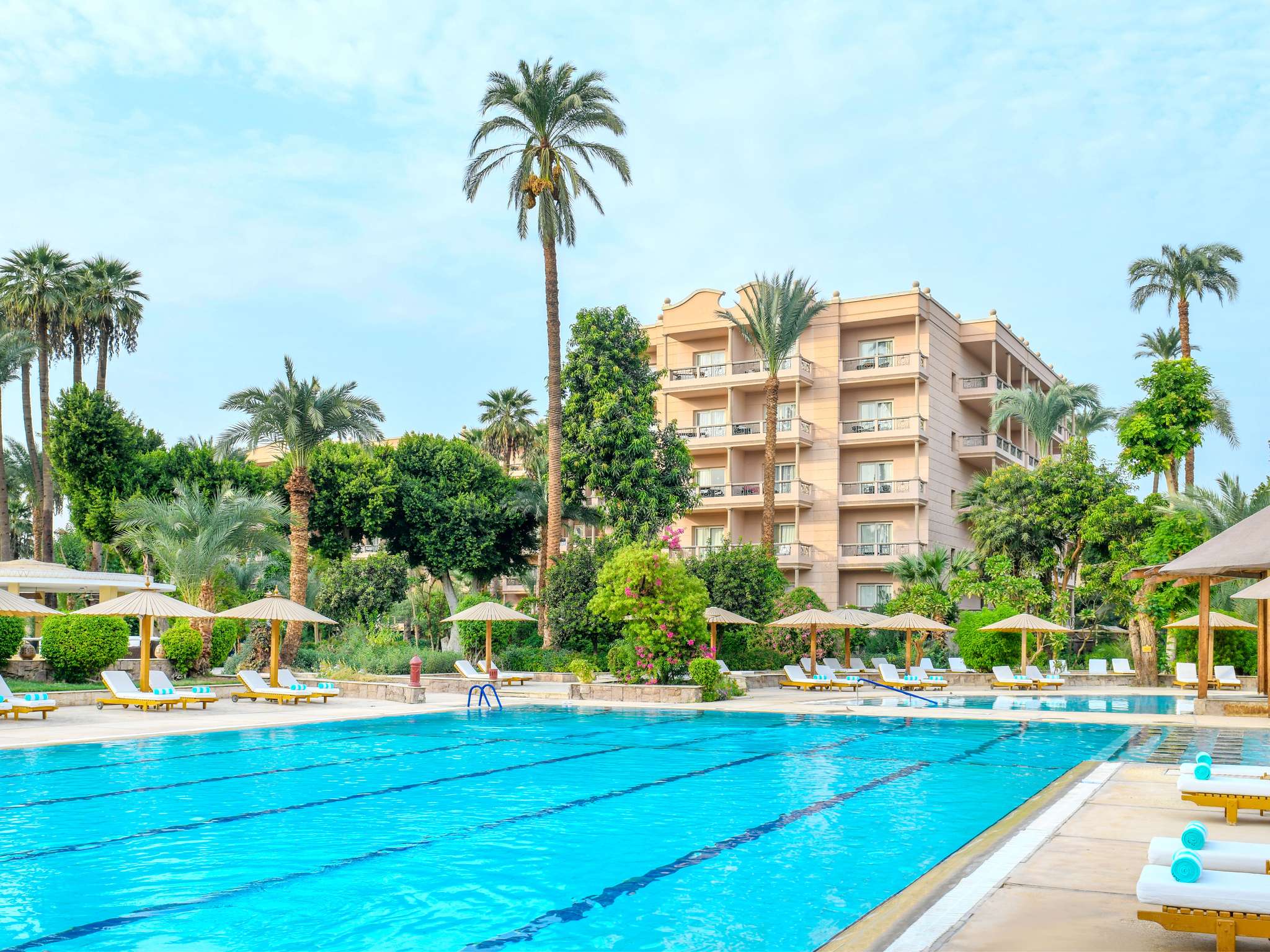 Pavillon Winter Luxor resort hero photography