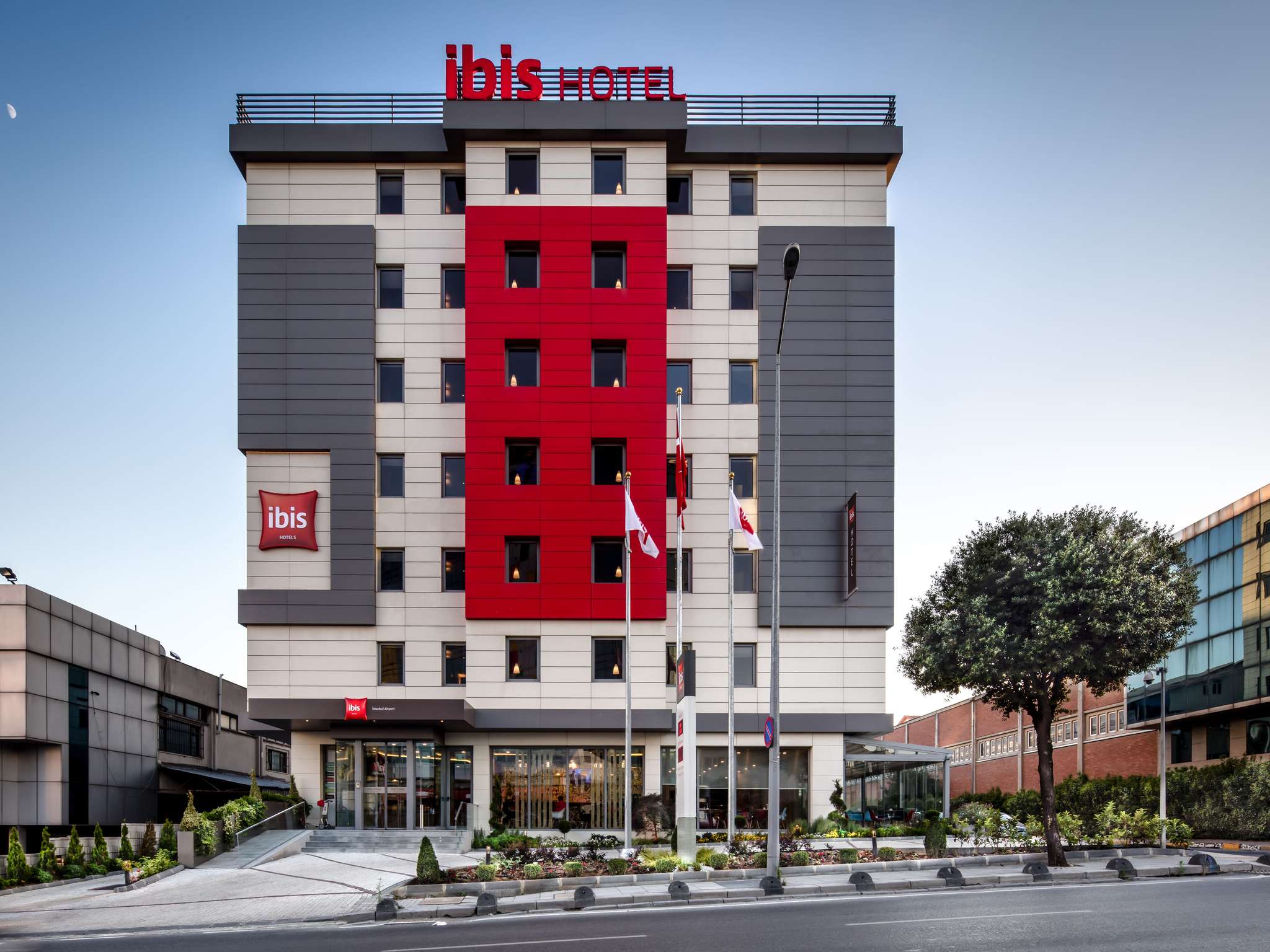 Ibis Istanbul West hero