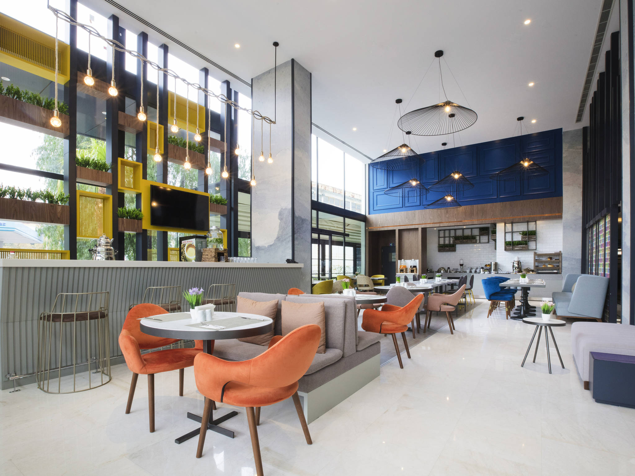 Ibis Styles İzmir Bornova resort hero photography