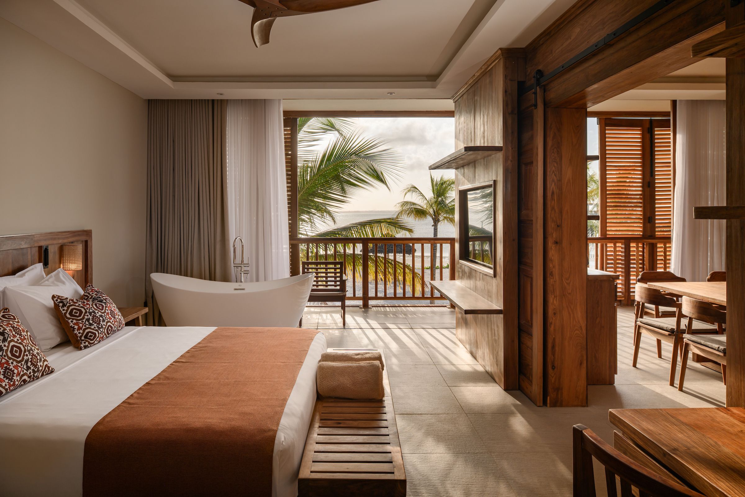 Royal suite front-ocean